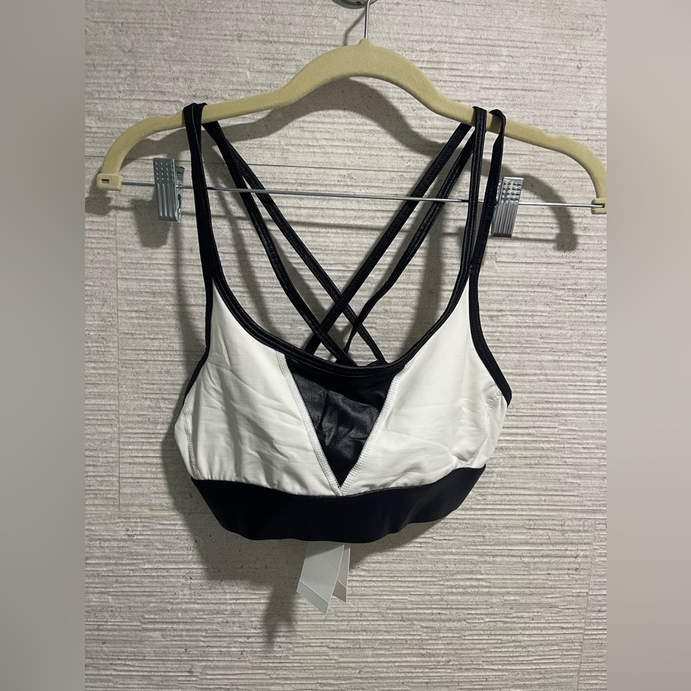 ALALA NWT sports bra size SMALL